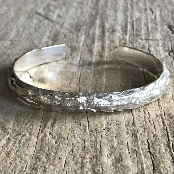 Polished 925 Sterling Silver Reptilian Open Cuff Bangle Bracelet Thick Solid - Picture 1 of 6
